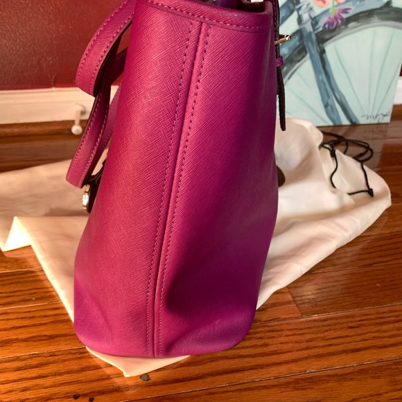 🚨Sold🚨Michael Kors Jet Set Large tote. EUC! - Picture 6 of 16